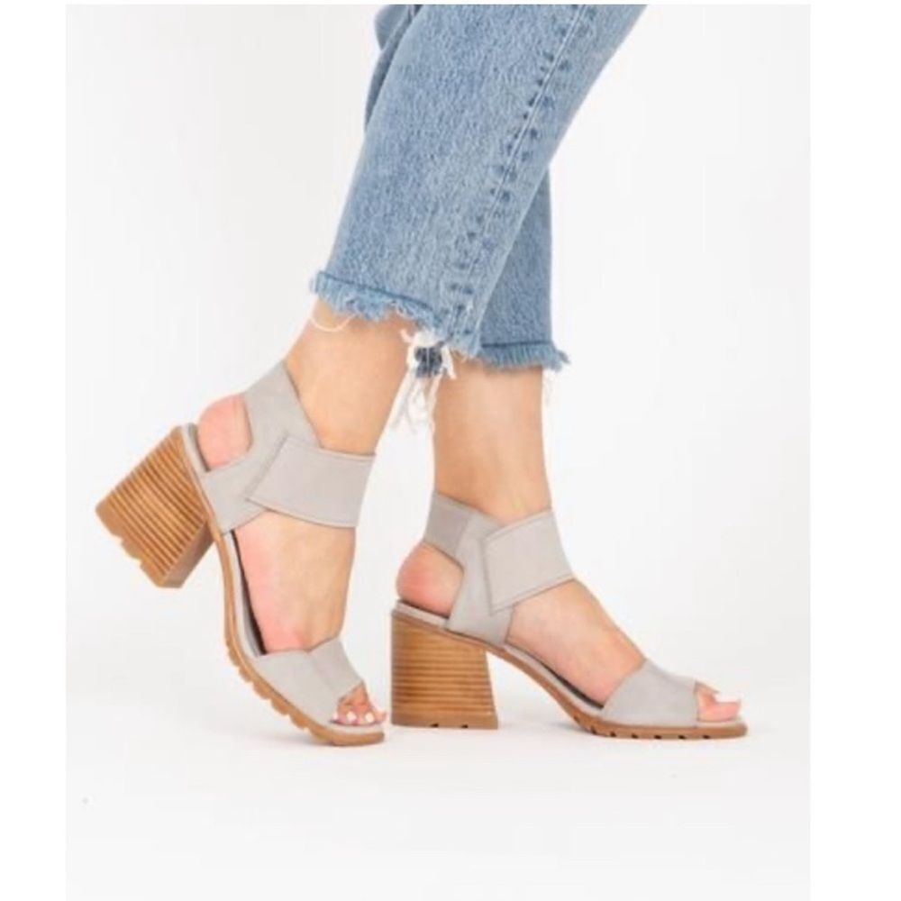 Sorel Nadia Chunky Heeled Sandals Dove Gray Leather Women’s 10.5 Elastic Strap